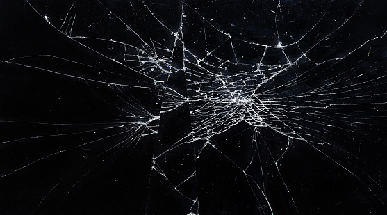 How To Tell Whether You Need To Replace Or Repair Your Windshield